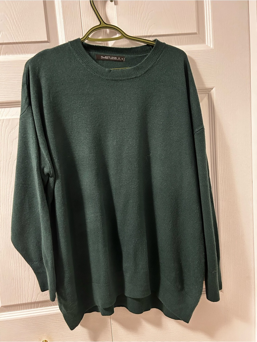 Sweetlegs Women's Crewneck Sweater in Forest Green